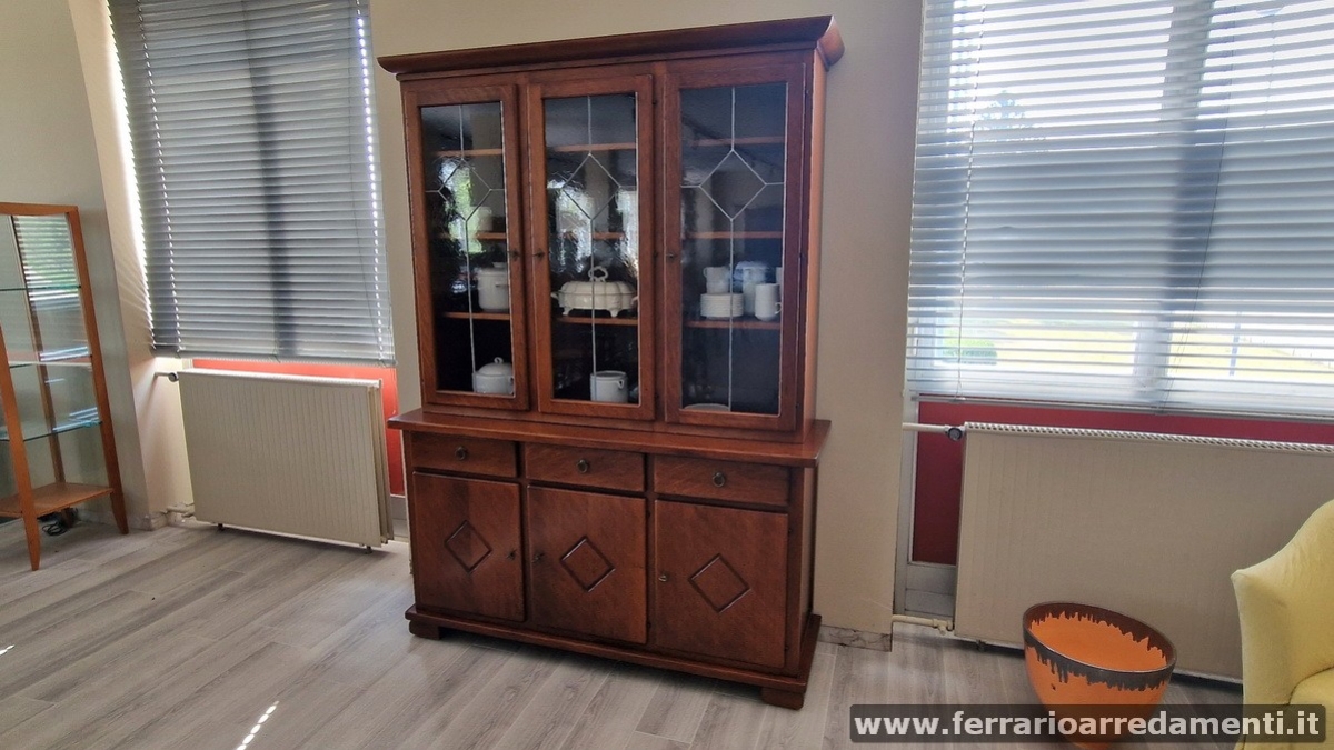 CREDENZA CON VETRINA - € 1.690